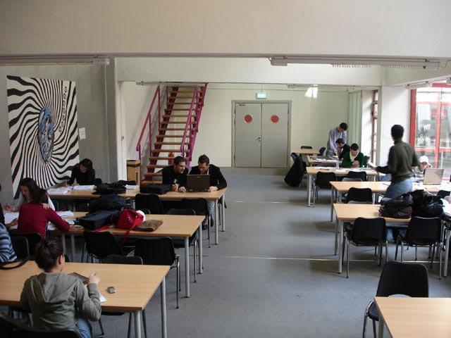                                     &raquo;Party Place, 1st Floor&laquo;
                                            