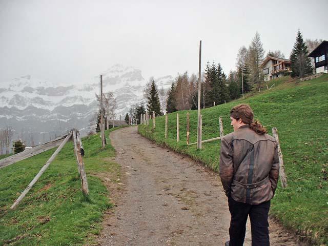                                     &raquo;The "road" from the cablecar station to the building. There are no real roads (and no cars except some tractors and jeeps) up here.&laquo;
                                            